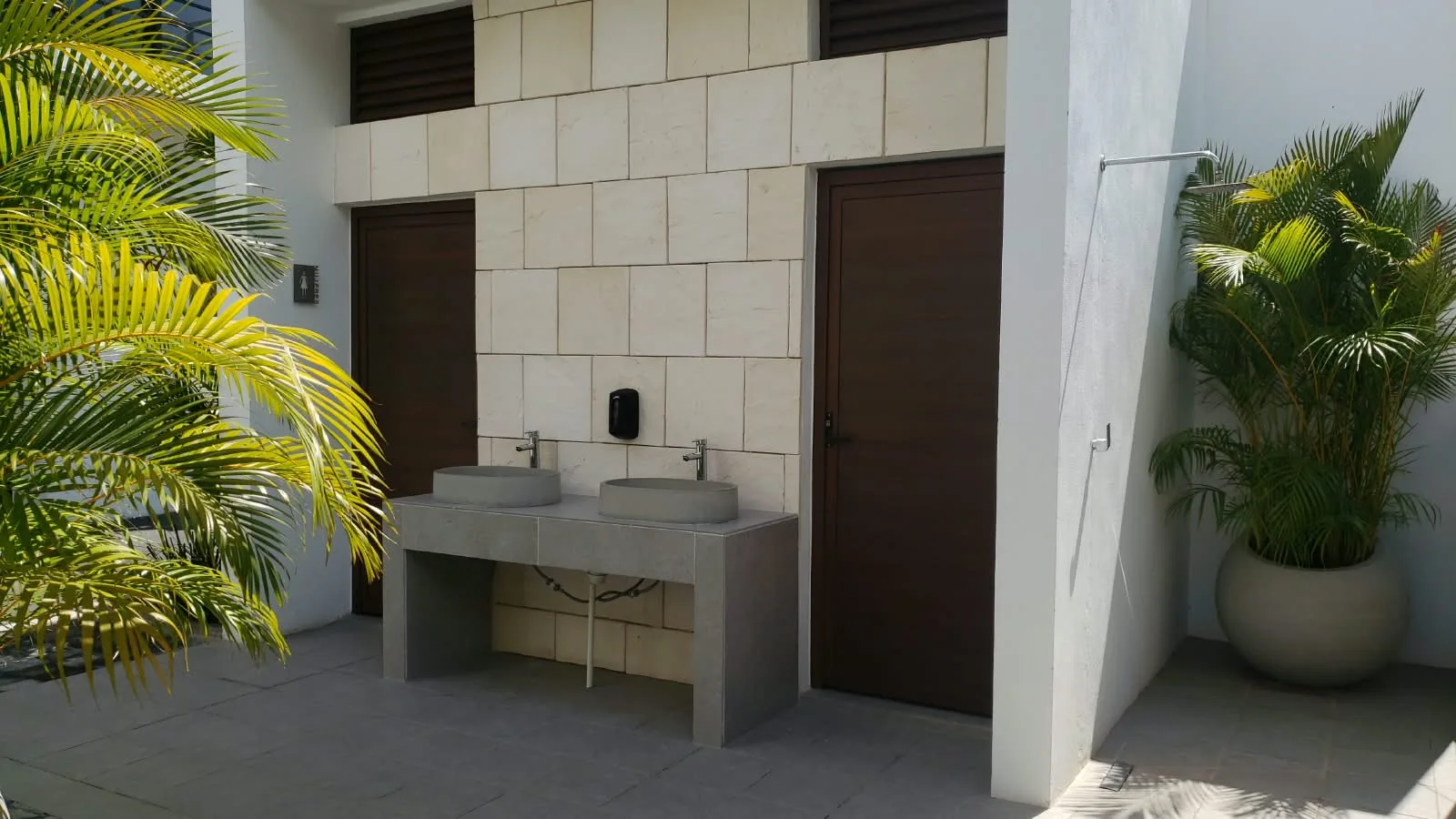 Baños en áreas comunes de Torre Ghalia