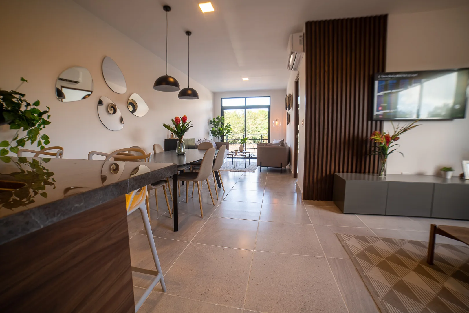 Sala, comedor y cocina integrados